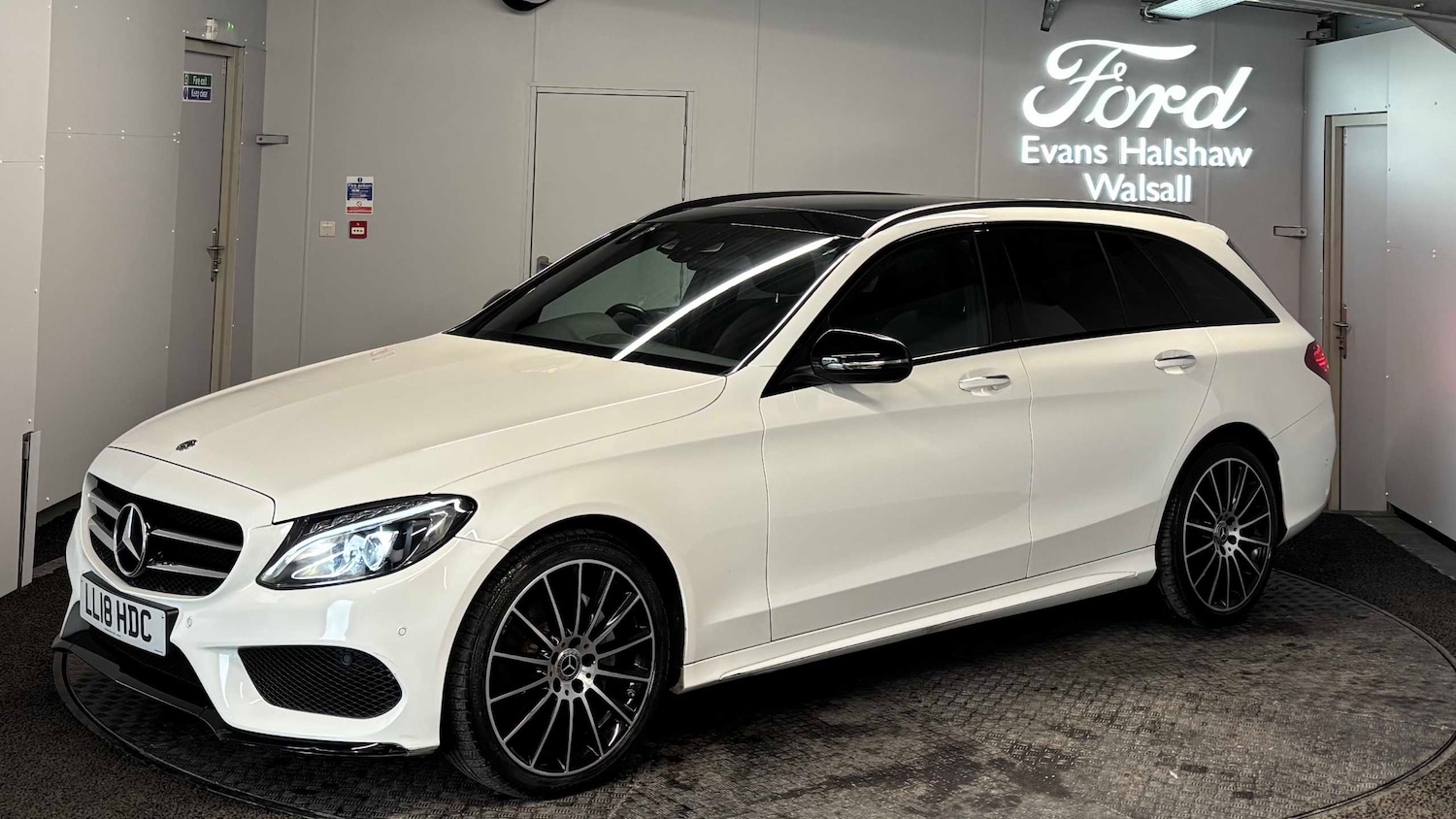 Used Mercedes-Benz C Class 2018 for sale - 77795600: Photo 3