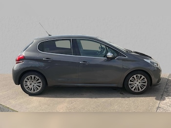 Used Peugeot 208 2018 for sale - 75968239: Photo
