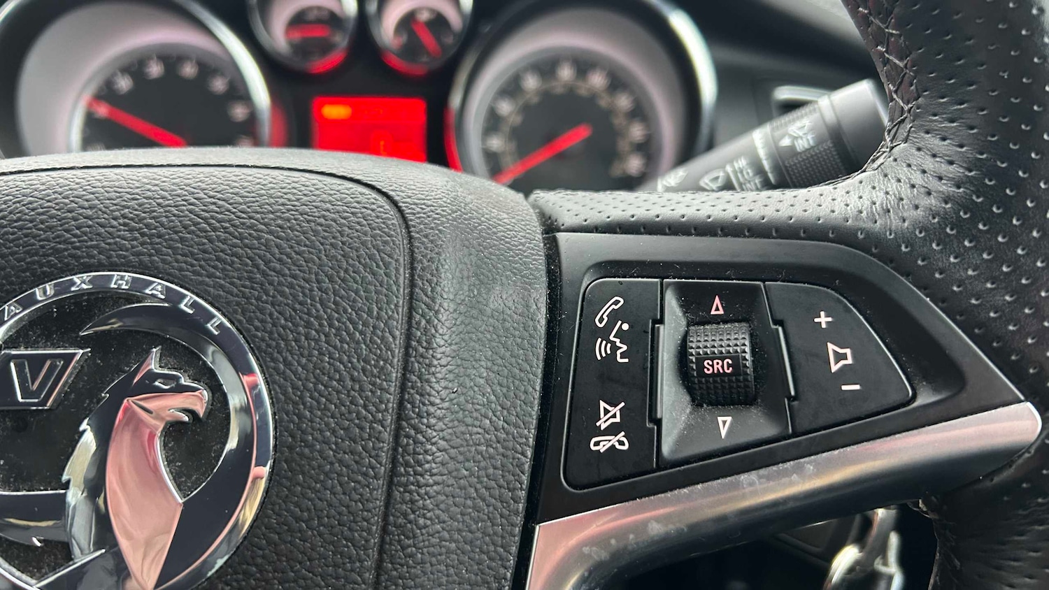 Used Vauxhall Cascada 2016 for sale - 77674748: Photo 24