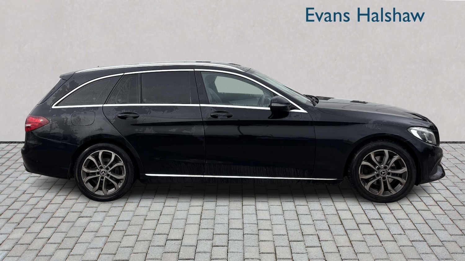 Used Mercedes-Benz C Class 2018 for sale - 77601345: Photo 3