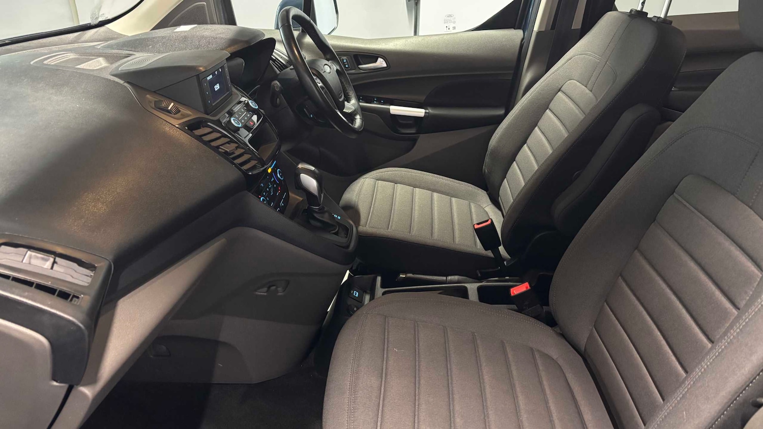 Used Ford Grand Tourneo Connect 2020 for sale - 77472551: Photo 30