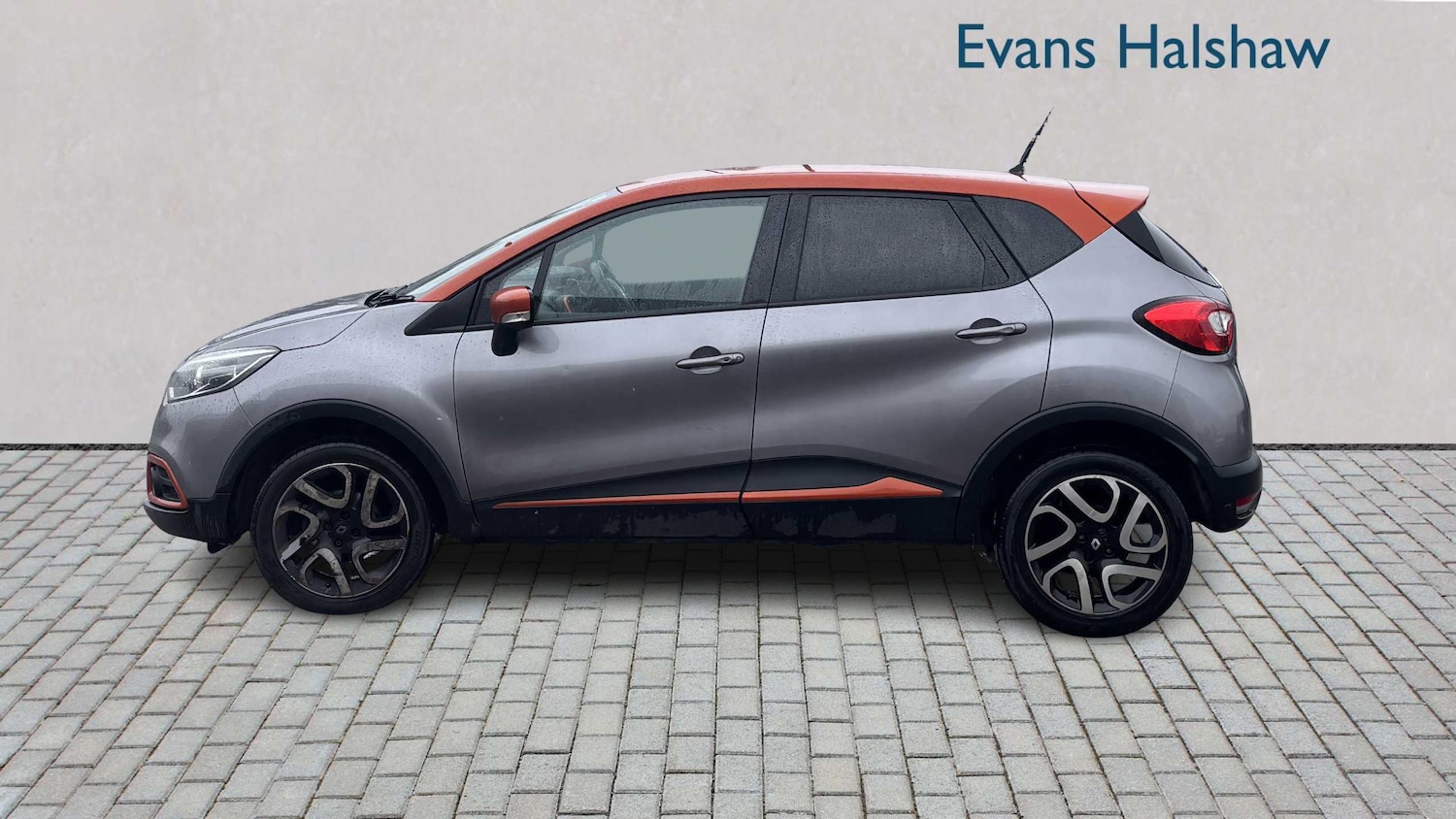 Used Renault Captur 2016 for sale - 77648935: Photo 3