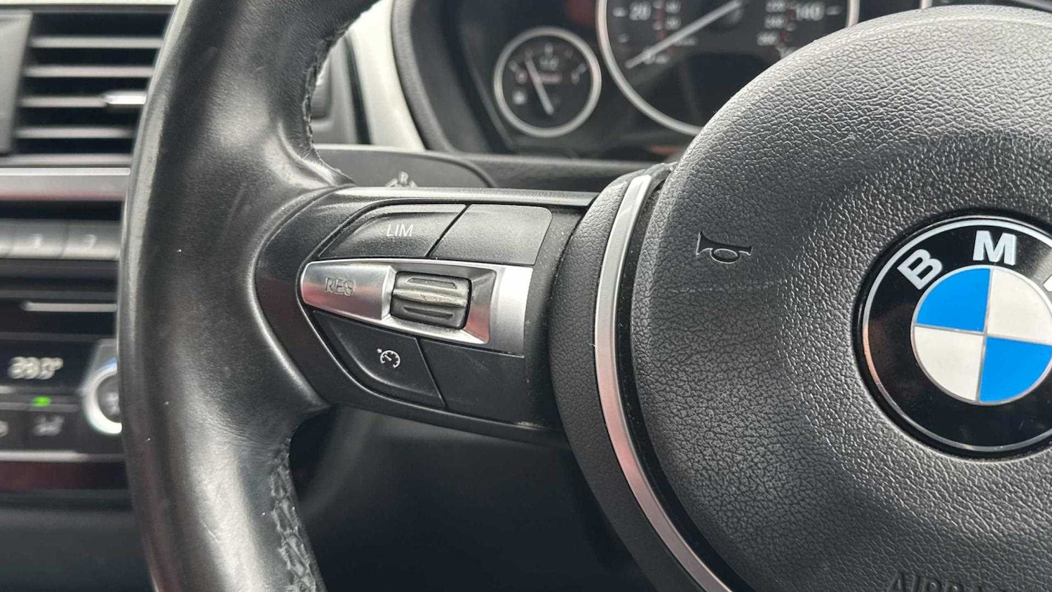 Used BMW 3 Series 2018 for sale - 76362562: Photo 20