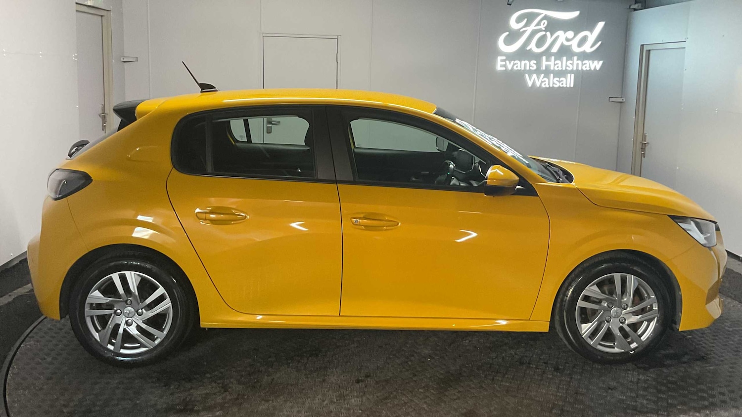 Used Peugeot 208 2020 for sale - 76329254: Photo 8