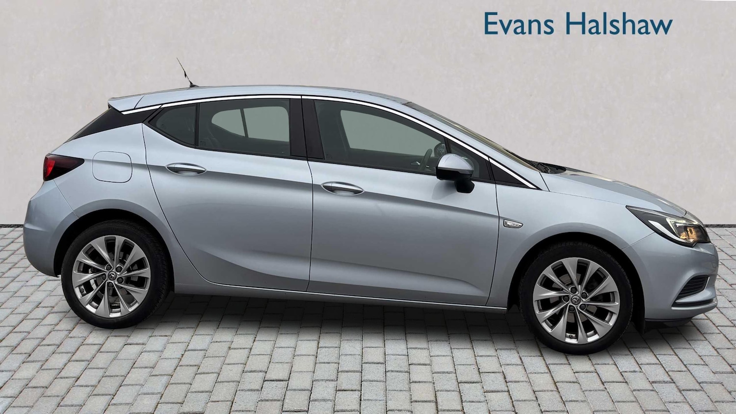 Used Vauxhall Astra 2015 for sale - 77068653: Photo 3