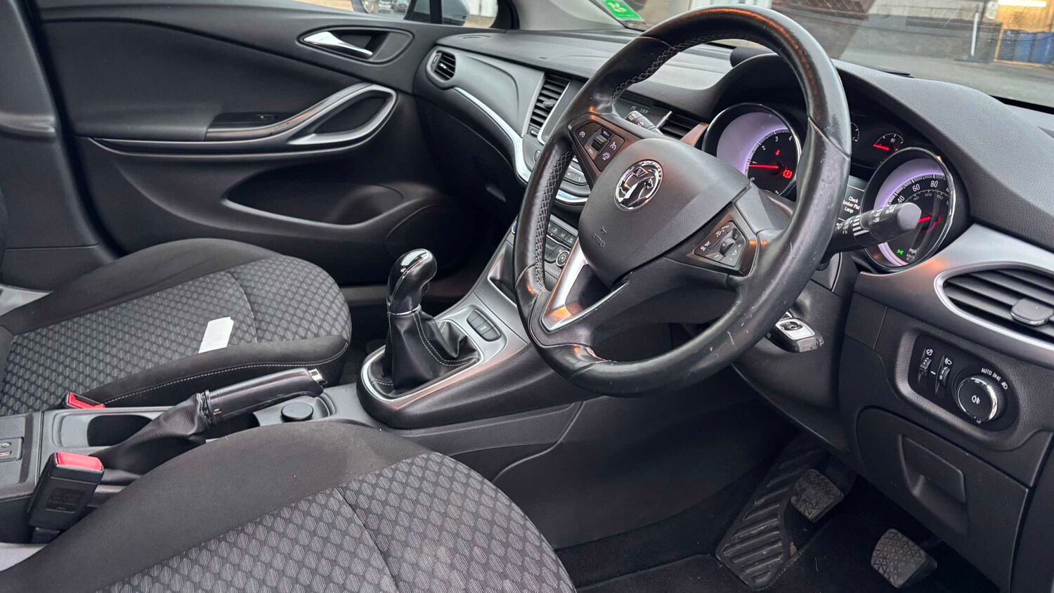 Used Vauxhall Astra 2015 for sale - 77068653: Photo 6