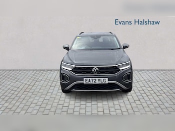 Used Volkswagen T-Roc 2022 for sale - 77373815: Photo