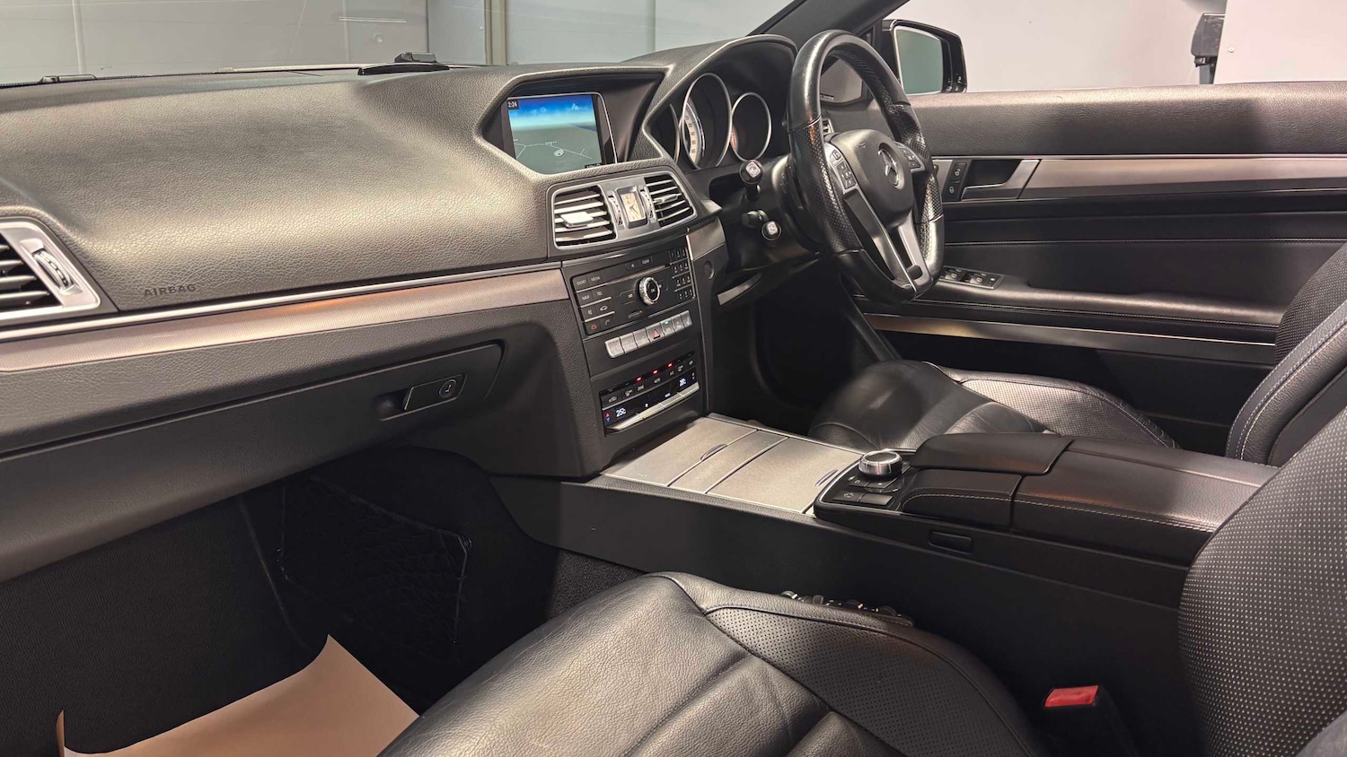 Used Mercedes-Benz E Class 2016 for sale - 76704992: Photo 32