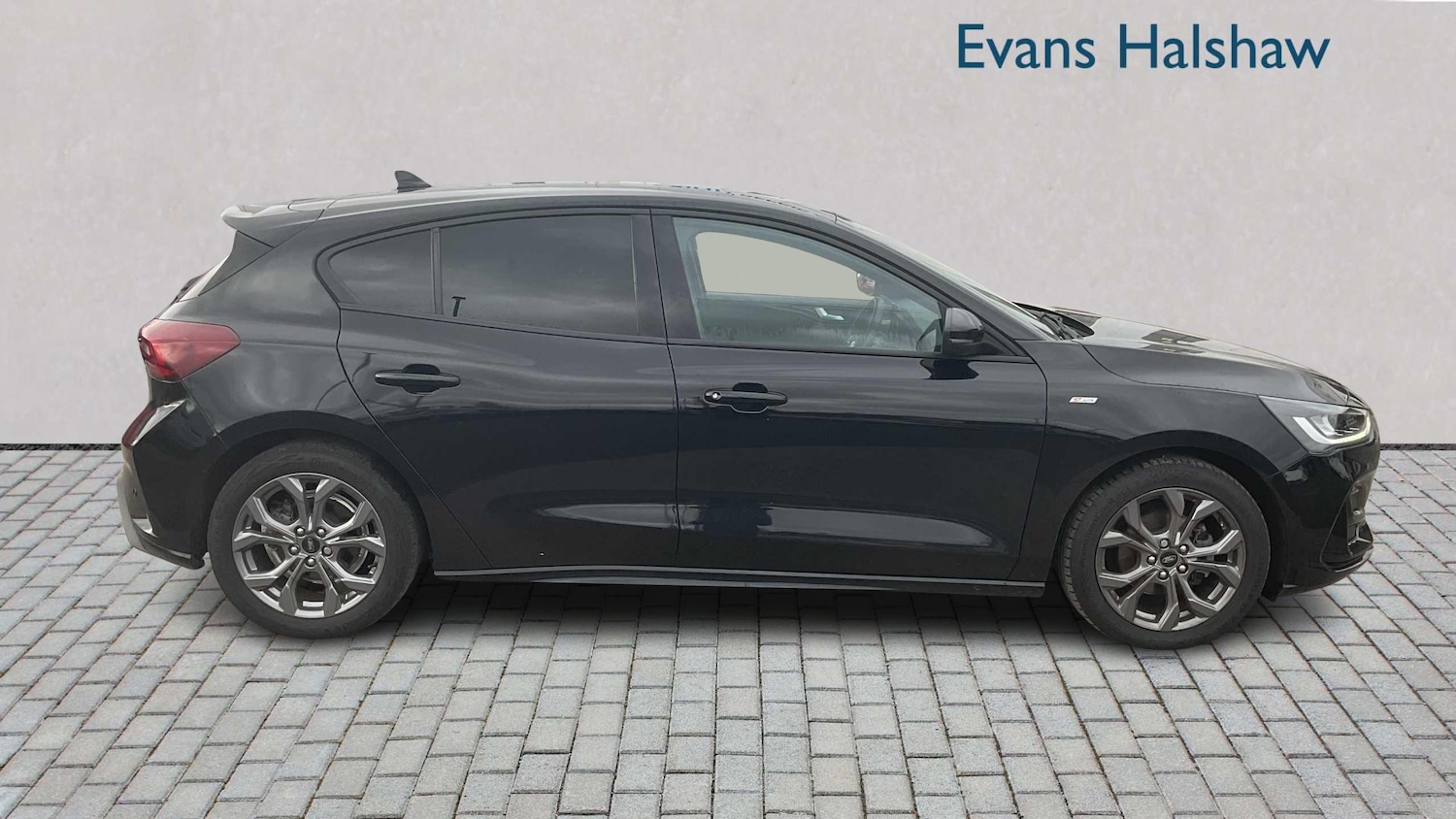 Used Ford Focus 2022 for sale - 76459908: Photo 3