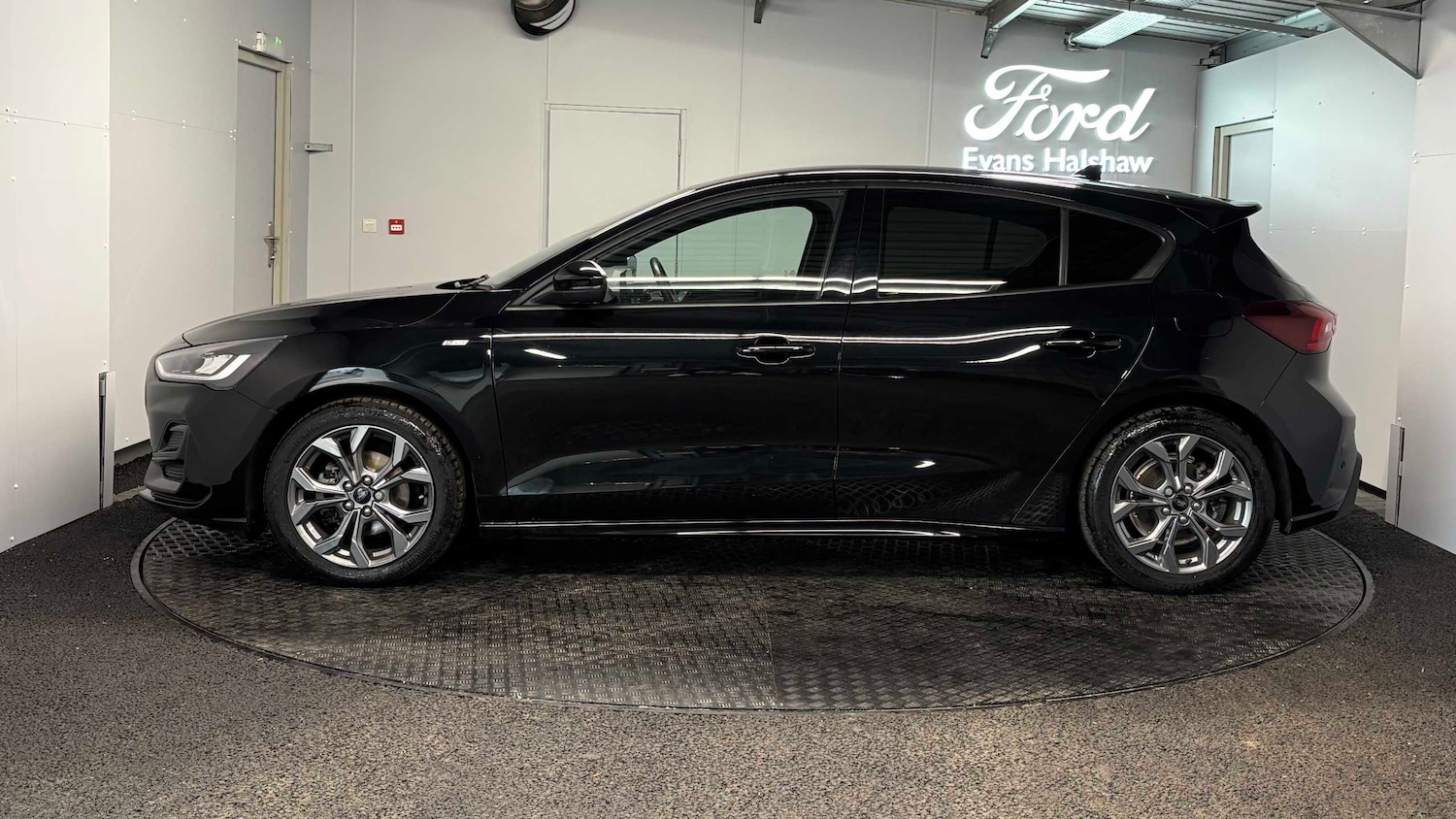 Used Ford Focus 2022 for sale - 76459908: Photo 8