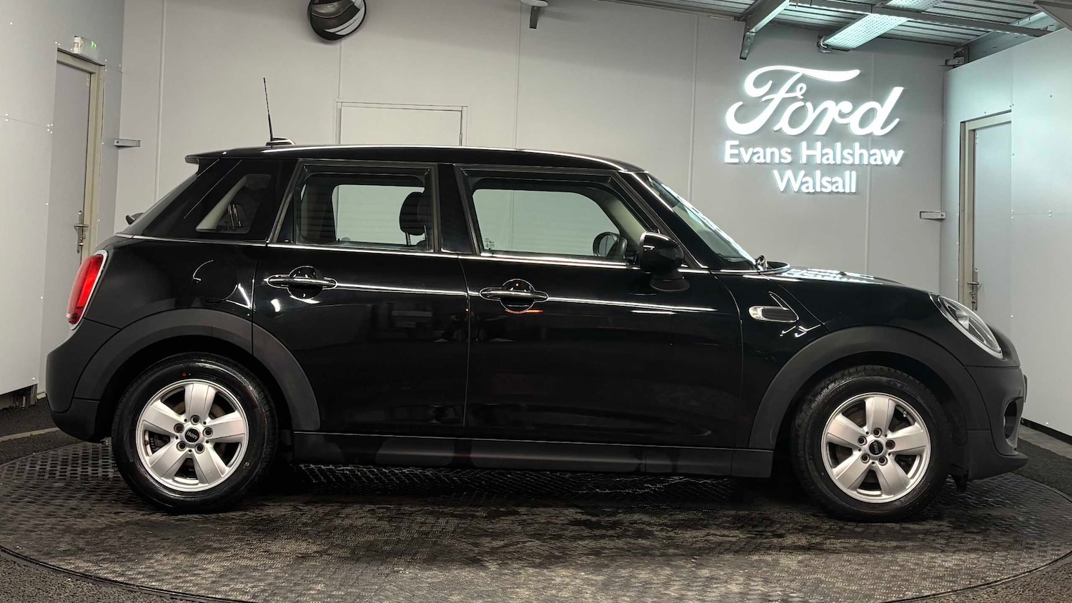 Used MINI Hatch 2018 for sale - 77178835: Photo 2