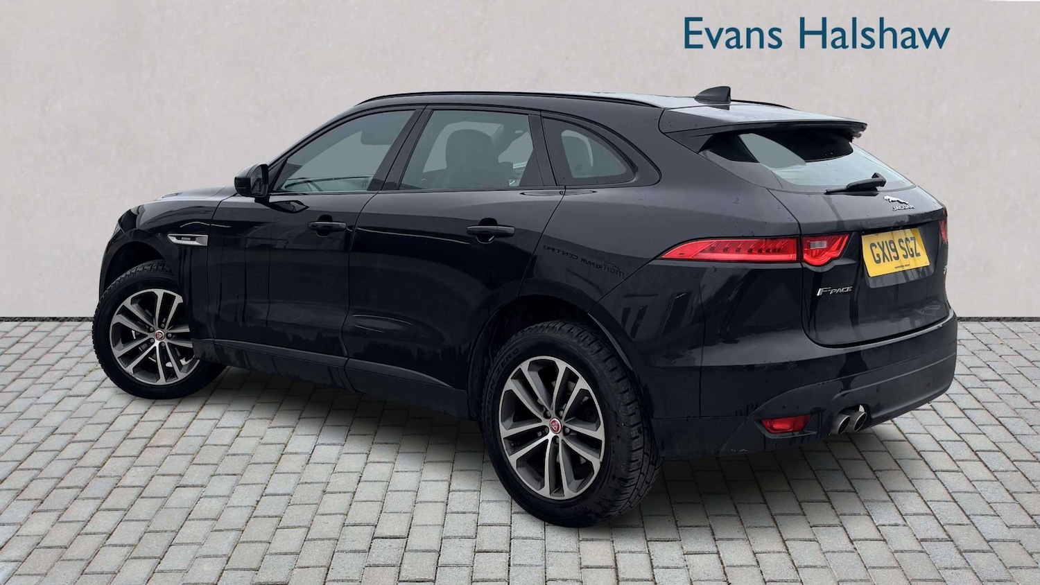 Used Jaguar F-Pace 2019 for sale - 77741050: Photo 2