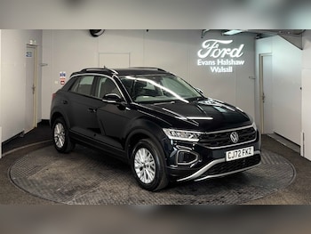Used Volkswagen T-Roc 2023 for sale - 79051719: Photo