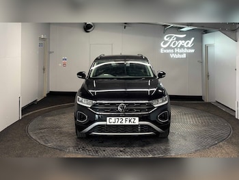 Used Volkswagen T-Roc 2023 for sale - 79051719: Photo