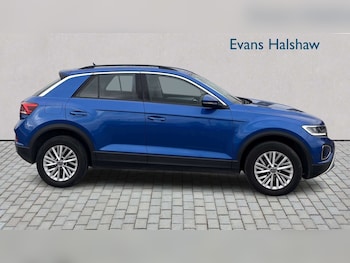 Used Volkswagen T-Roc 2022 for sale - 77686469: Photo