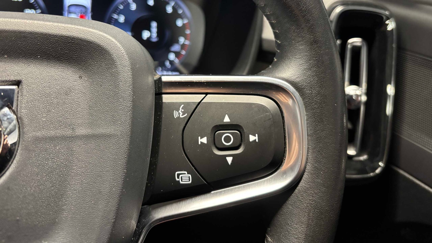 Used Volvo XC40 2020 for sale - 76746121: Photo 17