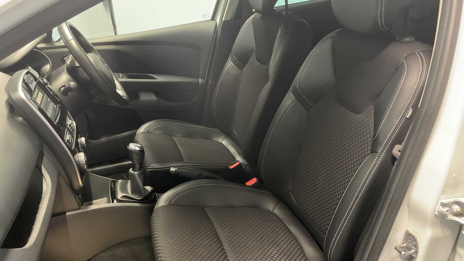 Used Renault Clio 2019 for sale - 76004496: Photo 25