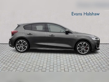 Used Ford Focus 2022 for sale - 76789394: Photo