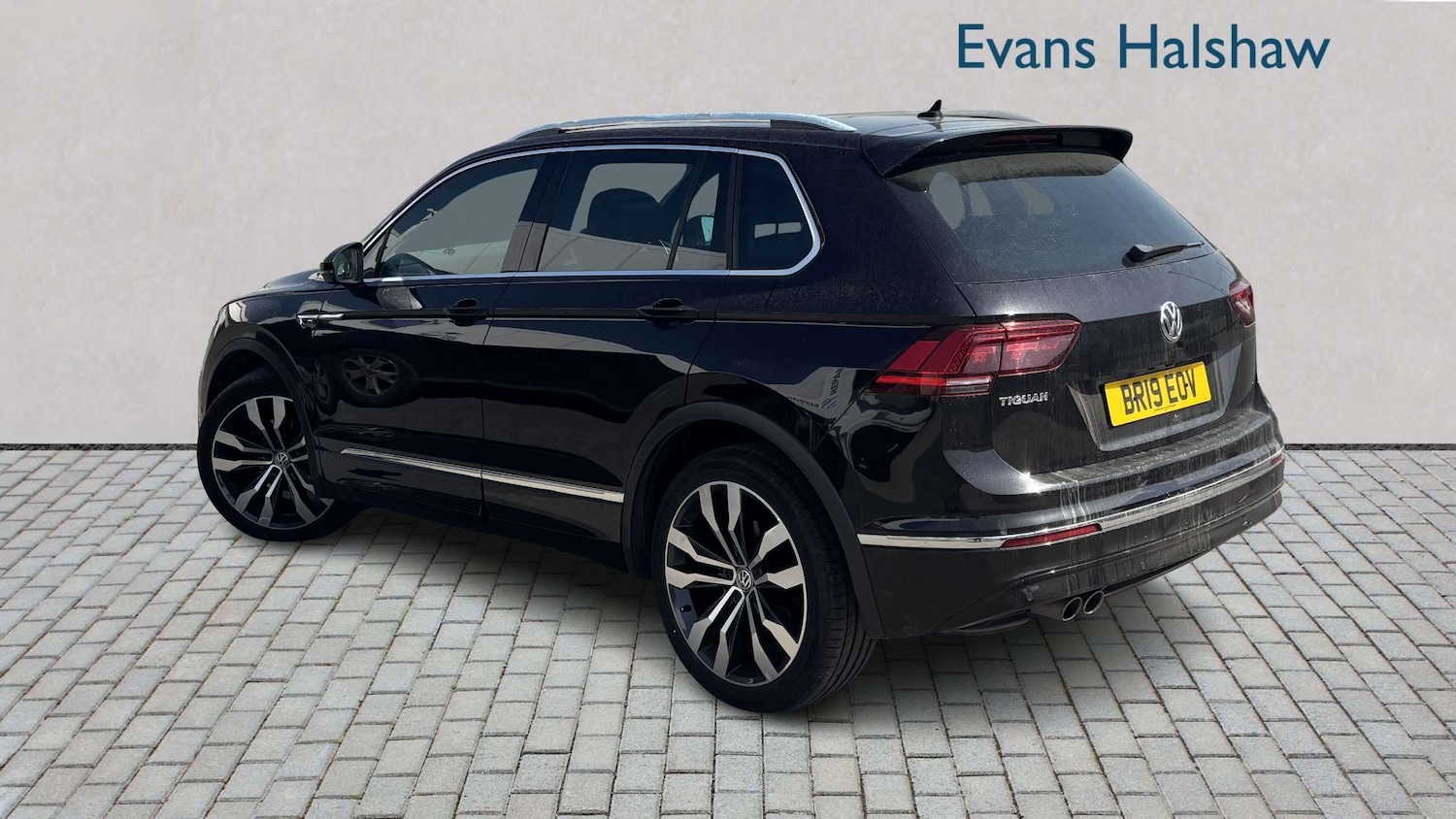 Used Volkswagen Tiguan 2019 for sale - 78173624: Photo 2