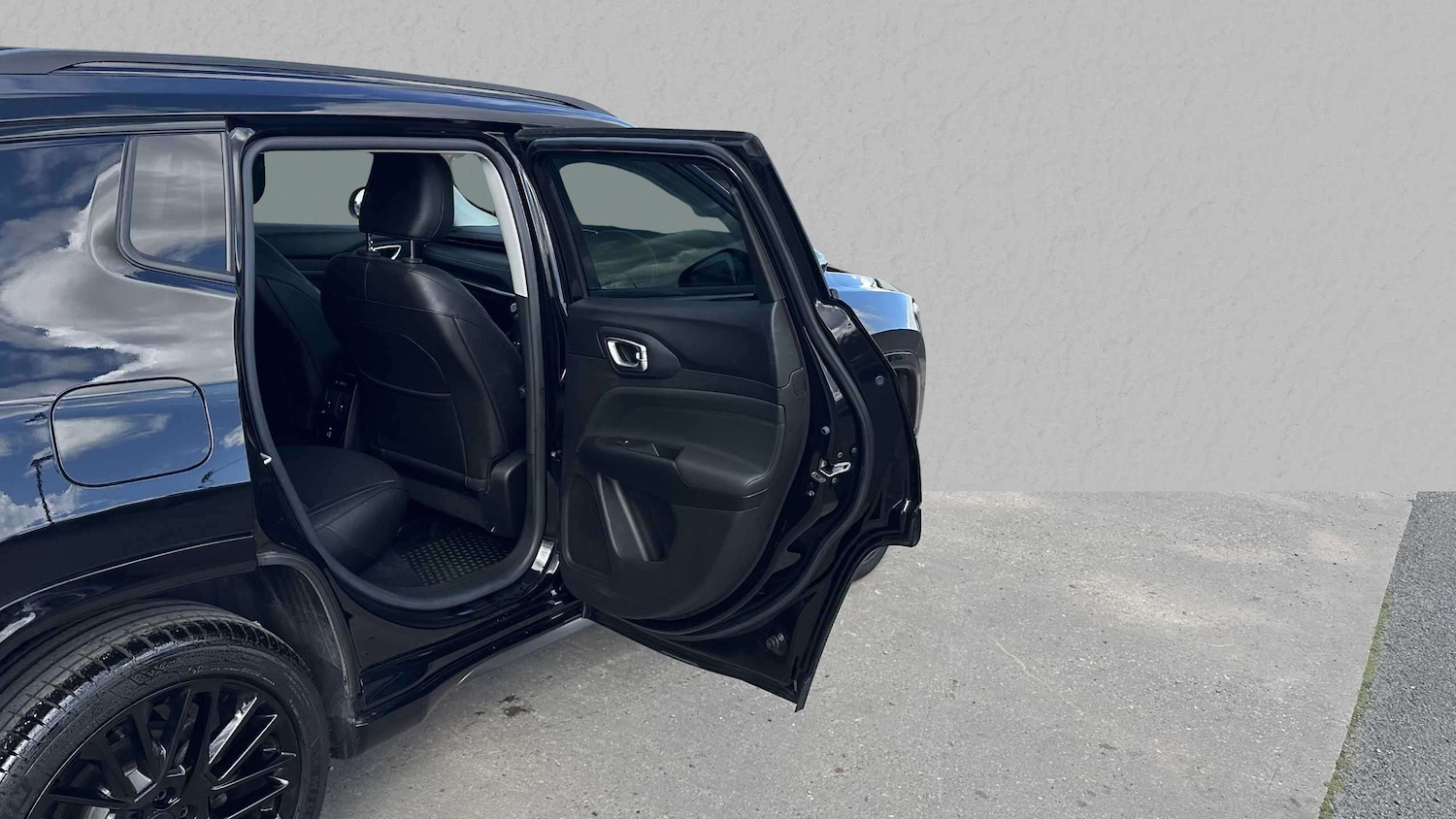 Used Jeep Compass 2023 for sale - 76113513: Photo 13