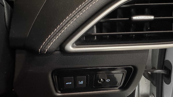 Used Jaguar XE 2016 for sale - 76286273: Photo 35