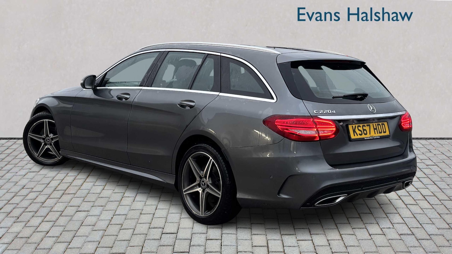 Used Mercedes-Benz C Class 2017 for sale - 77158456: Photo 2