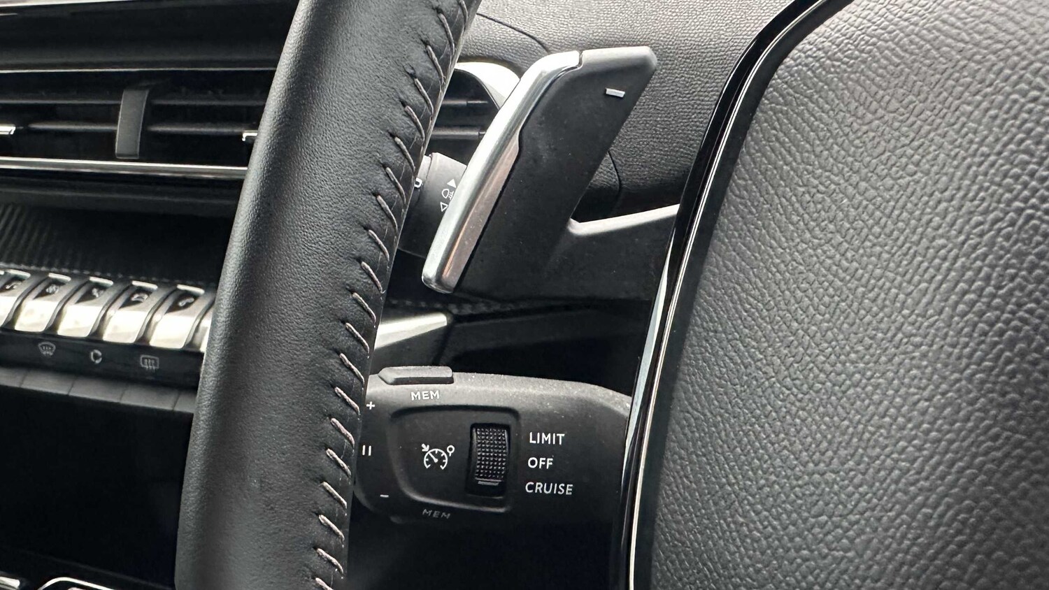 Used Peugeot 3008 2024 for sale - 75845492: Photo 20