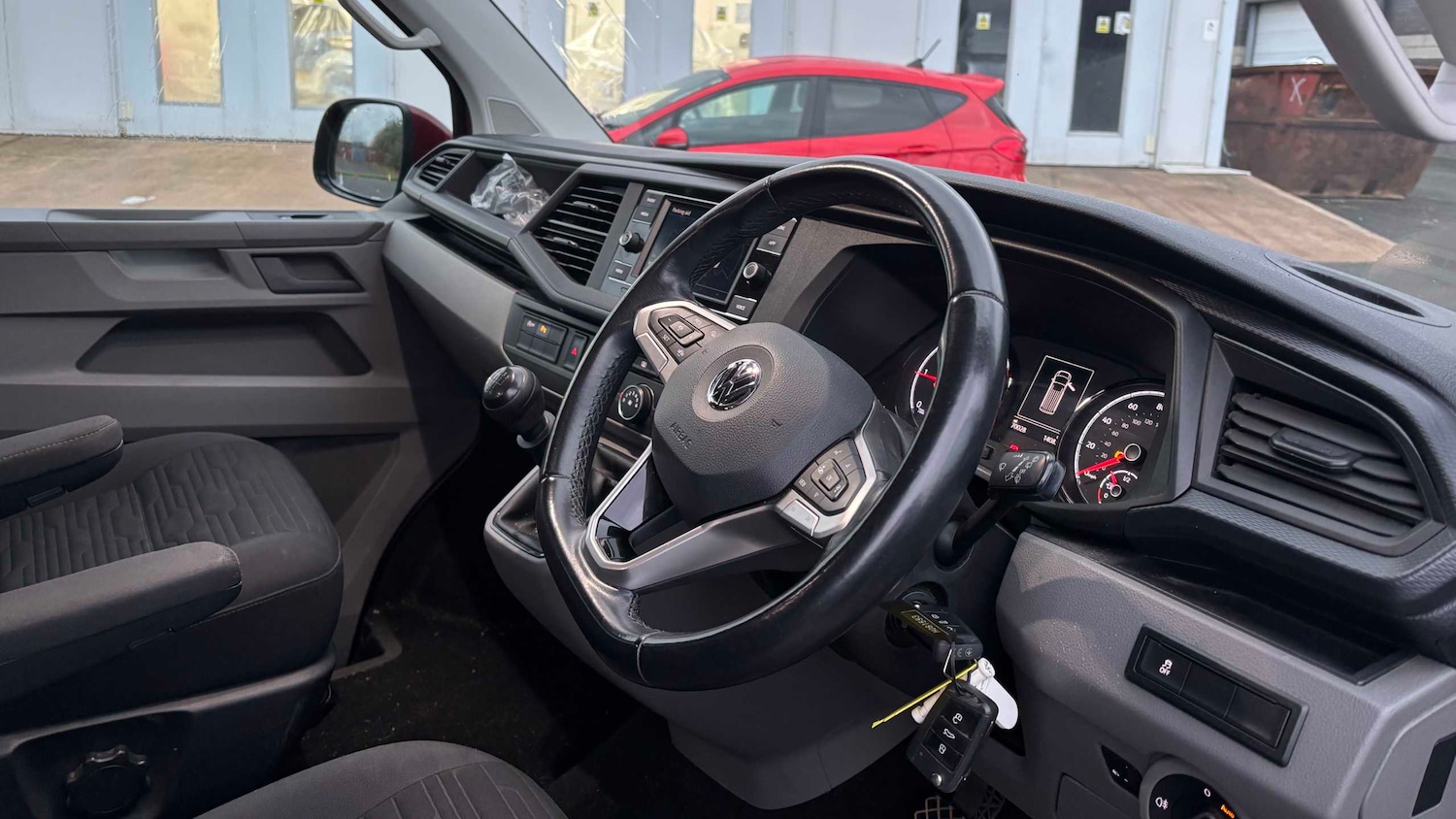 Used Volkswagen Transporter Shuttle 2020 for sale - 76553163: Photo 6