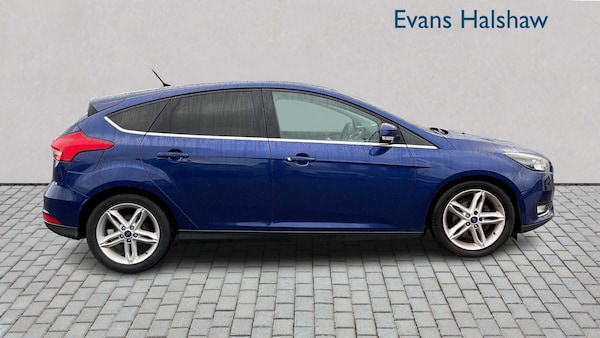 Used Ford Focus 2015 for sale - 76329329: Photo 2