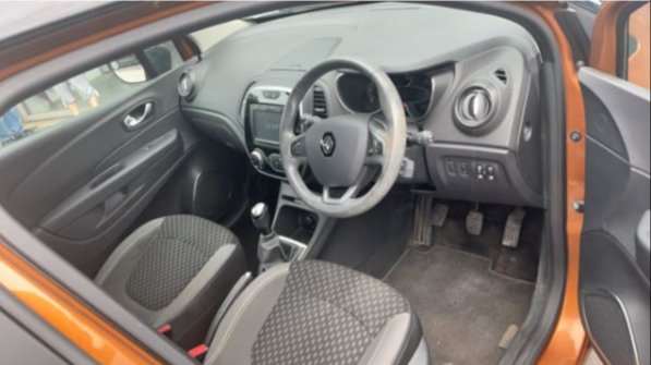 Used Renault Captur 2017 for sale - 76286294: Photo 3