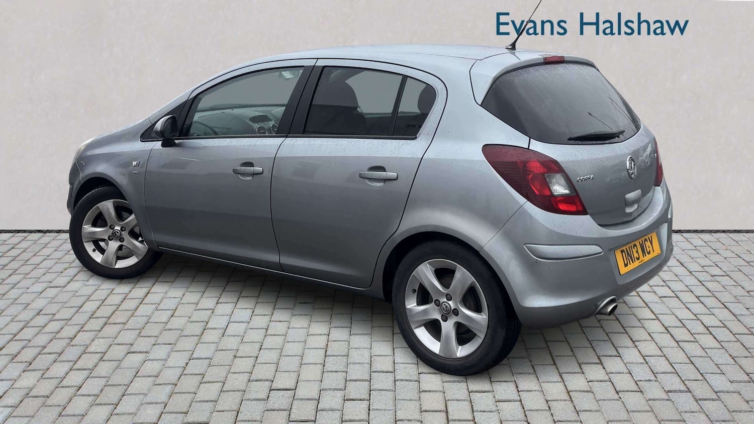 Used Vauxhall Corsa 2013 for sale - 77698926: Photo 2