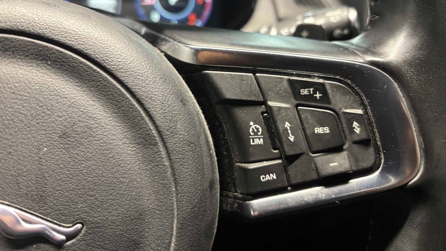 Used Jaguar E-Pace 2017 for sale - 77270345: Photo 17