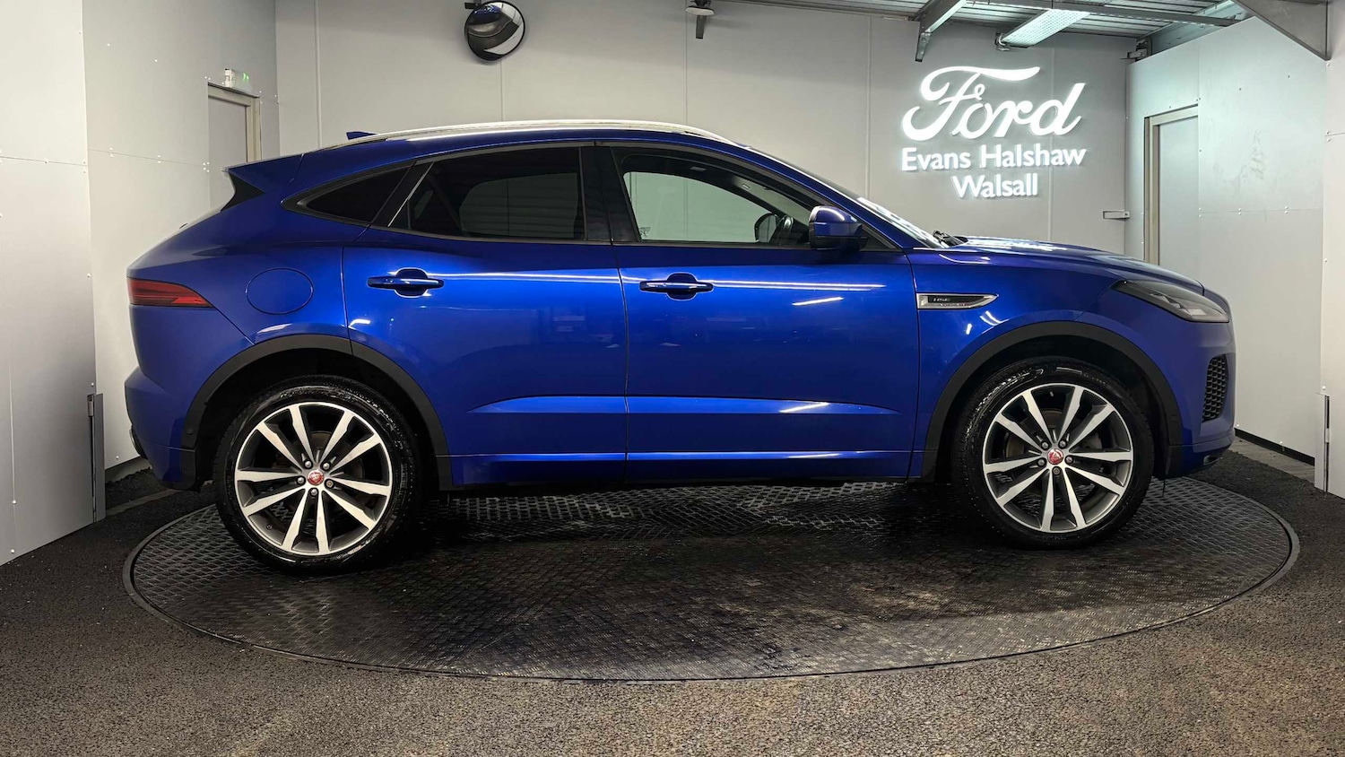 Used Jaguar E-Pace 2017 for sale - 77270345: Photo 4