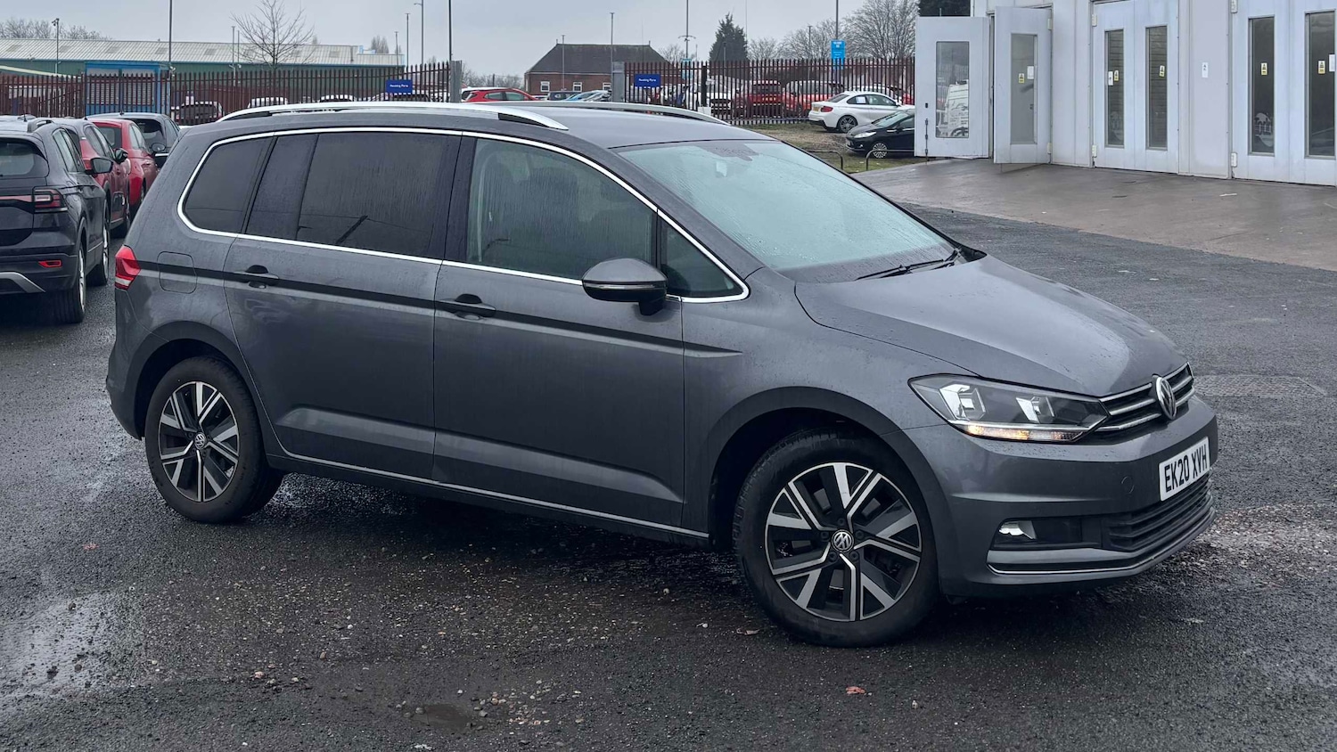 Used Volkswagen Touran 2020 for sale - 77601331: Photo 1