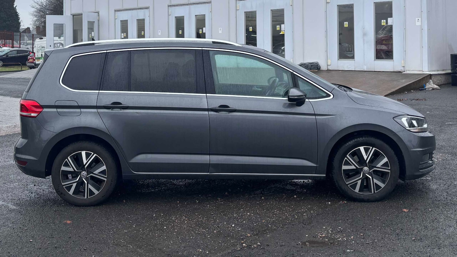 Used Volkswagen Touran 2020 for sale - 77601331: Photo 3