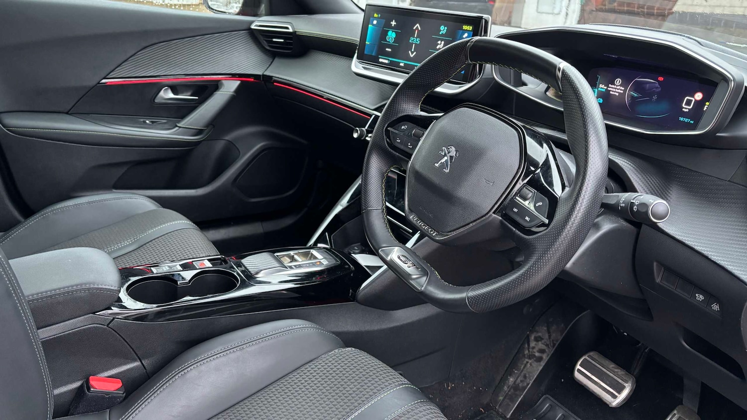 Used Peugeot 2008 2023 for sale - 77032222: Photo 6