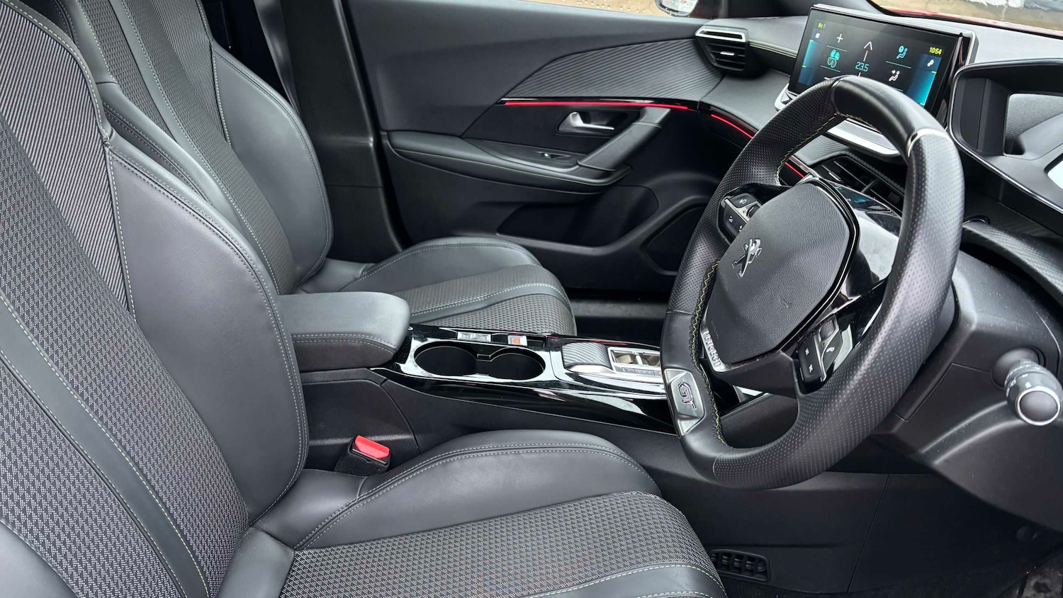 Used Peugeot 2008 2023 for sale - 77032222: Photo 7