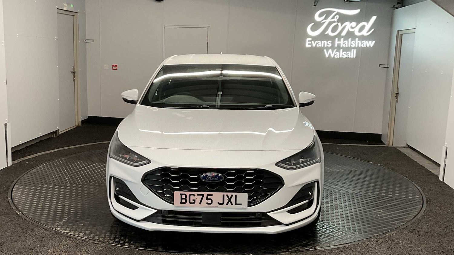 Used Ford Focus 2025 for sale - 76889700: Photo 2