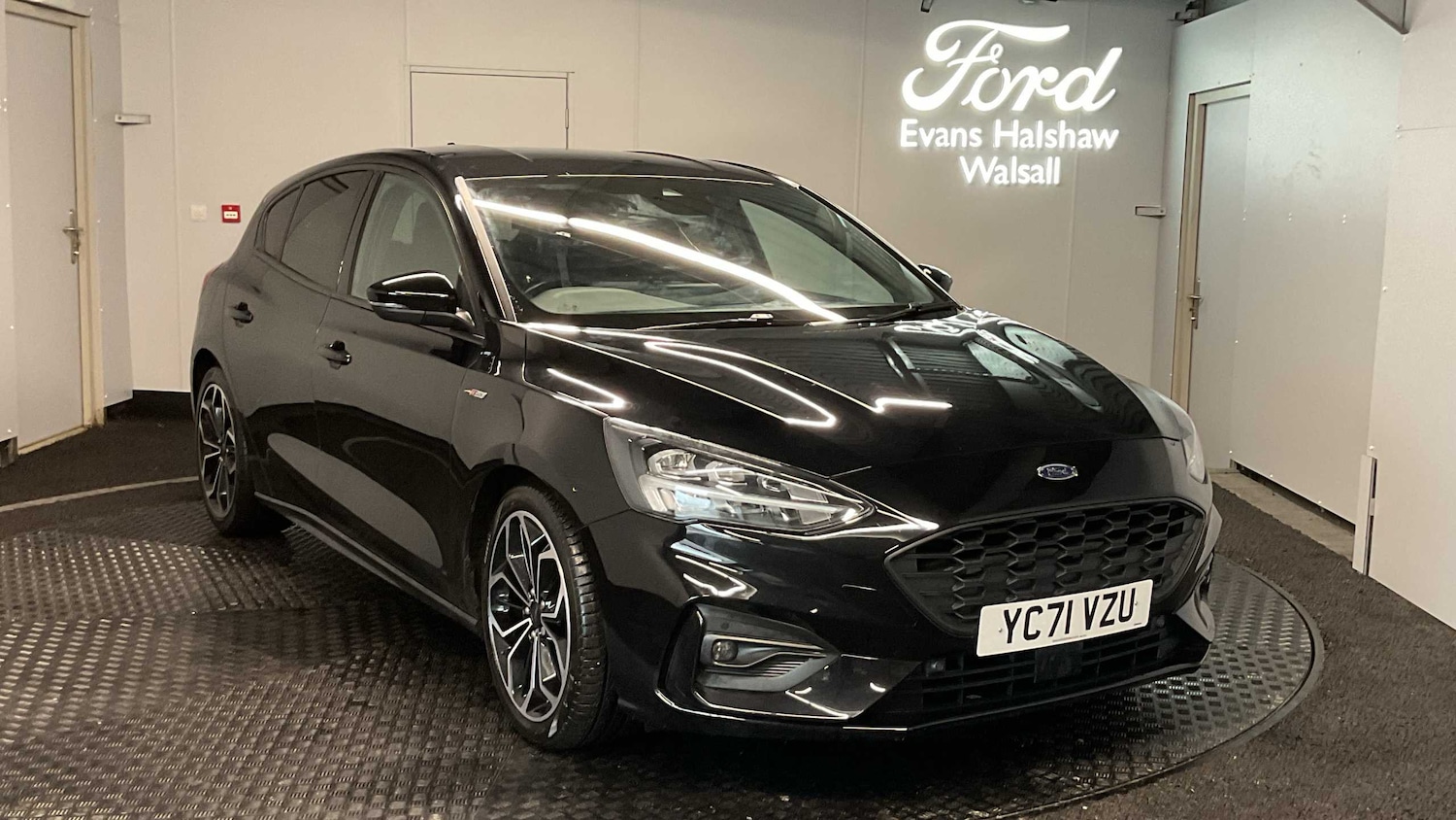 Used Ford Focus 2021 for sale - 76435555: Photo 1