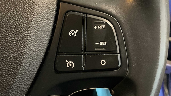 Used Hyundai i10 2018 for sale - 76205245: Photo 17