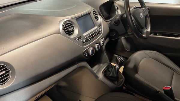 Used Hyundai i10 2018 for sale - 76205245: Photo 21