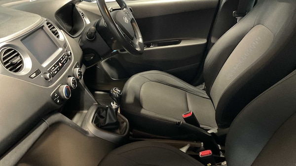 Used Hyundai i10 2018 for sale - 76205245: Photo 22