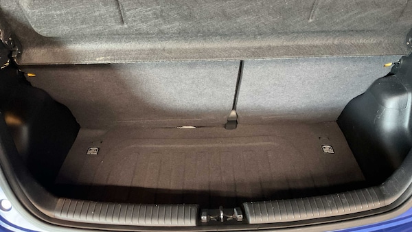 Used Hyundai i10 2018 for sale - 76205245: Photo 27