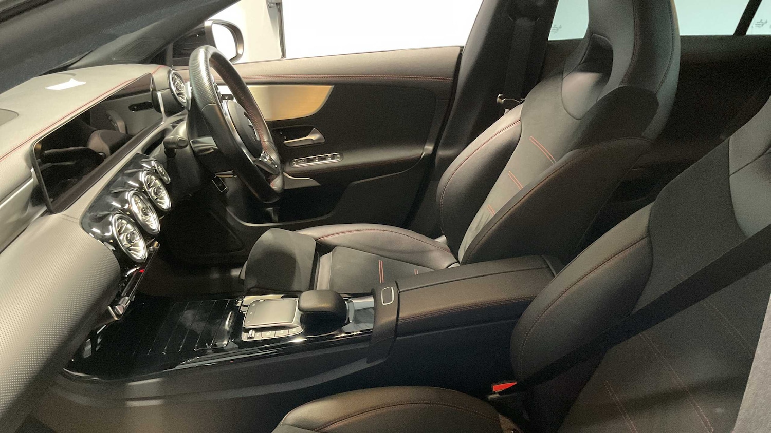 Used Mercedes-Benz CLA 2023 for sale - 76004518: Photo 31