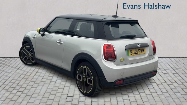 Used MINI Hatch 2021 for sale - 76230316: Photo 2