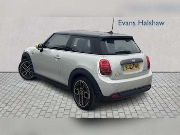 Used MINI Hatch 2021 for sale - 76230316: Photo