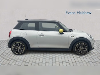 Used MINI Hatch 2021 for sale - 76230316: Photo