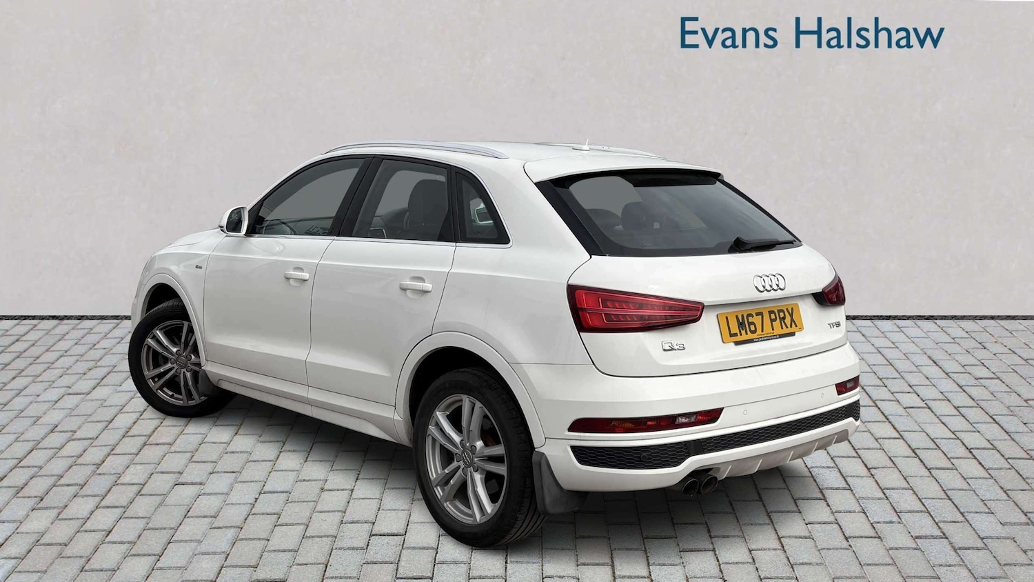 Used Audi Q3 2017 for sale - 77996252: Photo 2