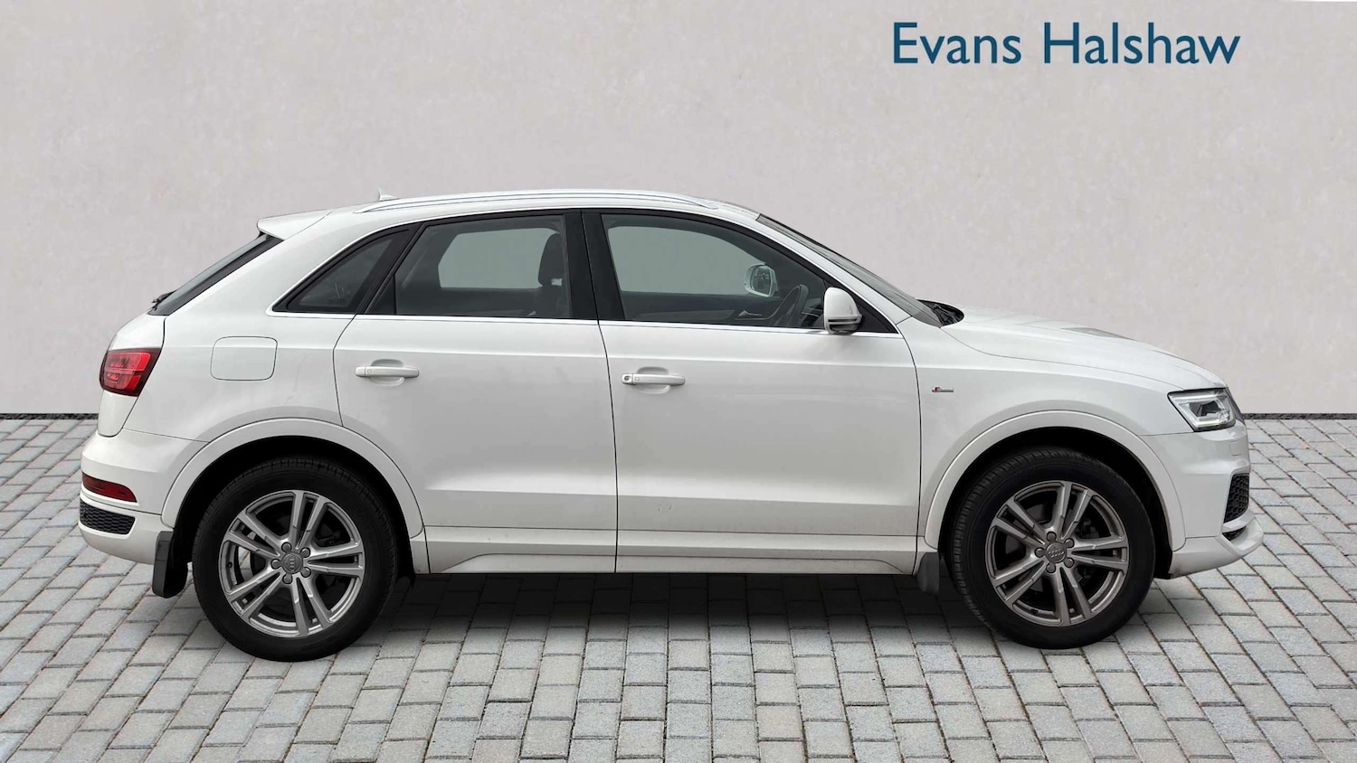 Used Audi Q3 2017 for sale - 77996252: Photo 3