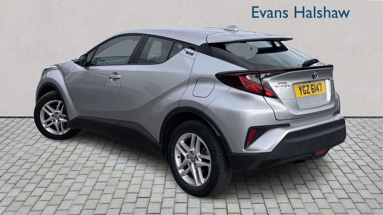 Used Toyota C-HR 2023 for sale - 77886199: Photo 2